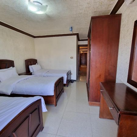 Nahas Plaza Aparthotel อีรบิด ภายนอก รูปภาพ