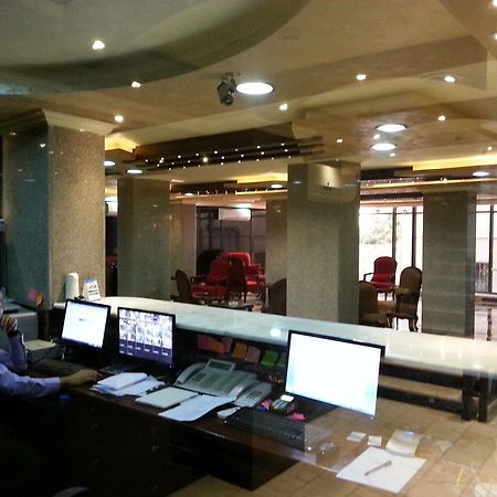 Nahas Plaza Aparthotel อีรบิด ภายนอก รูปภาพ