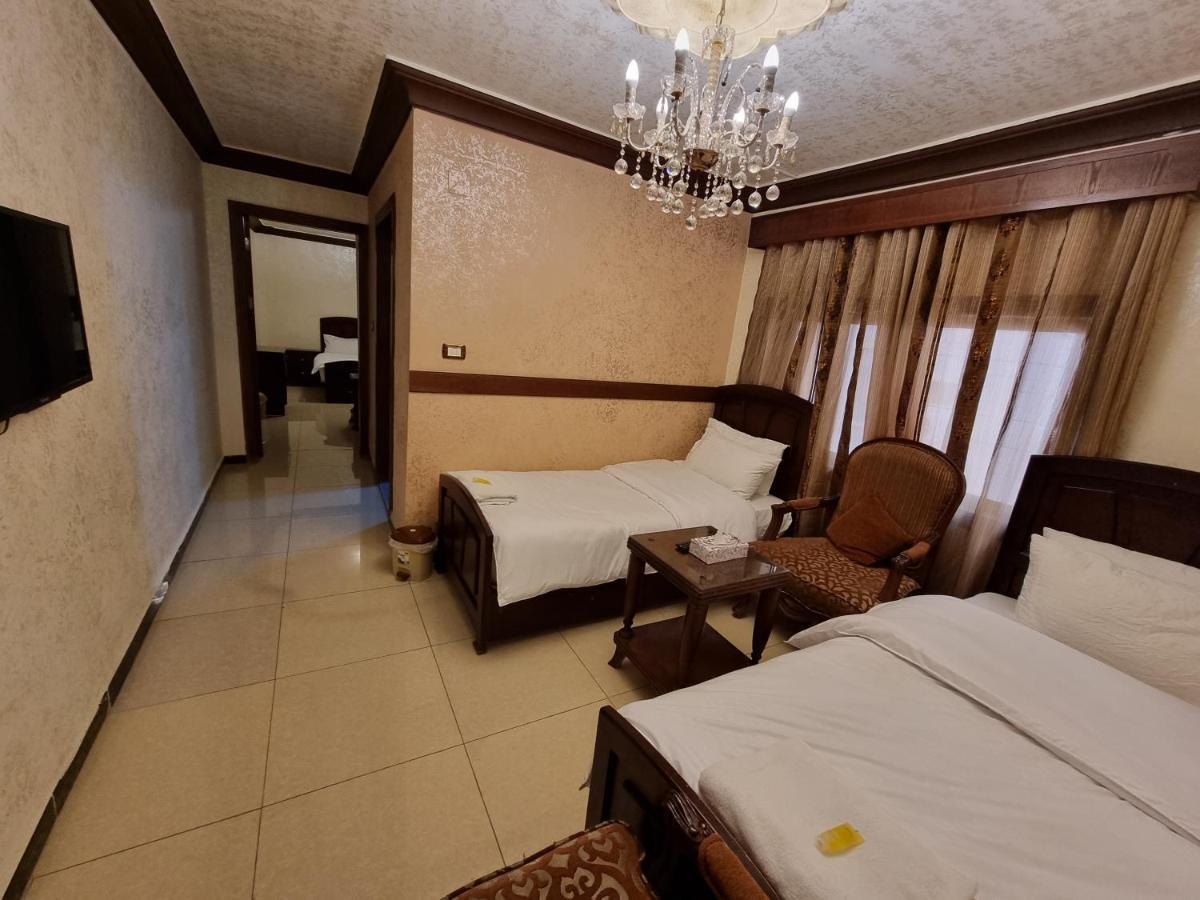 Nahas Plaza Aparthotel อีรบิด ภายนอก รูปภาพ