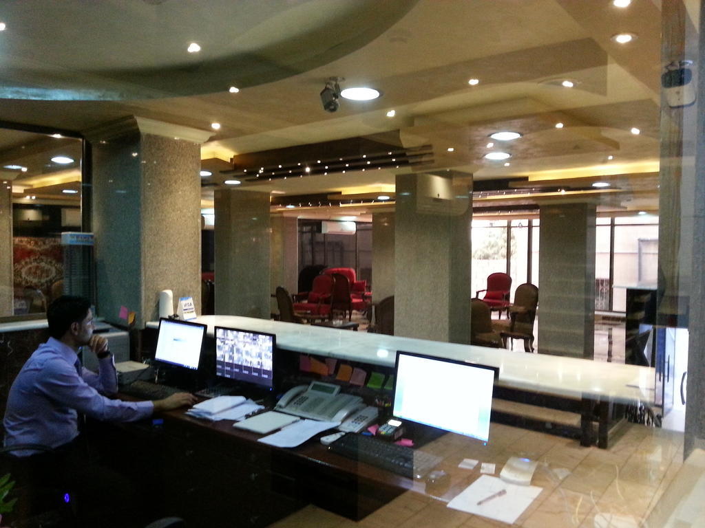 Nahas Plaza Aparthotel อีรบิด ภายนอก รูปภาพ