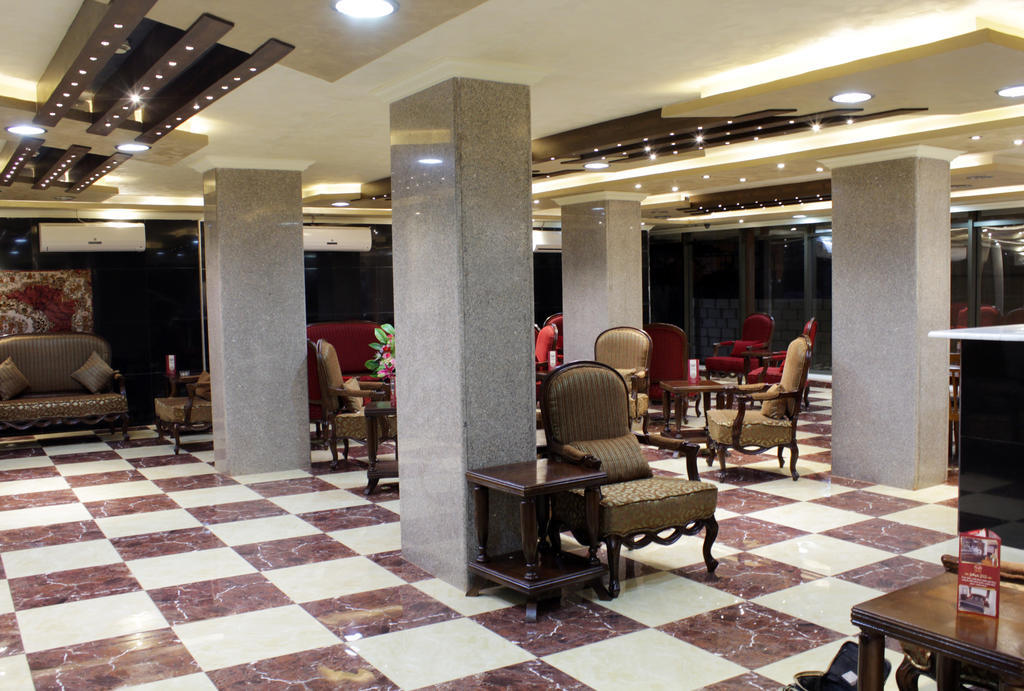 Nahas Plaza Aparthotel อีรบิด ภายนอก รูปภาพ