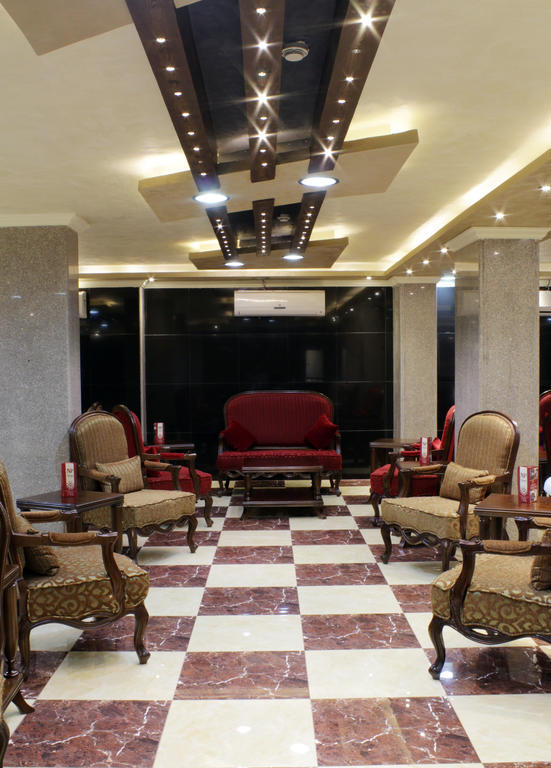 Nahas Plaza Aparthotel อีรบิด ภายนอก รูปภาพ